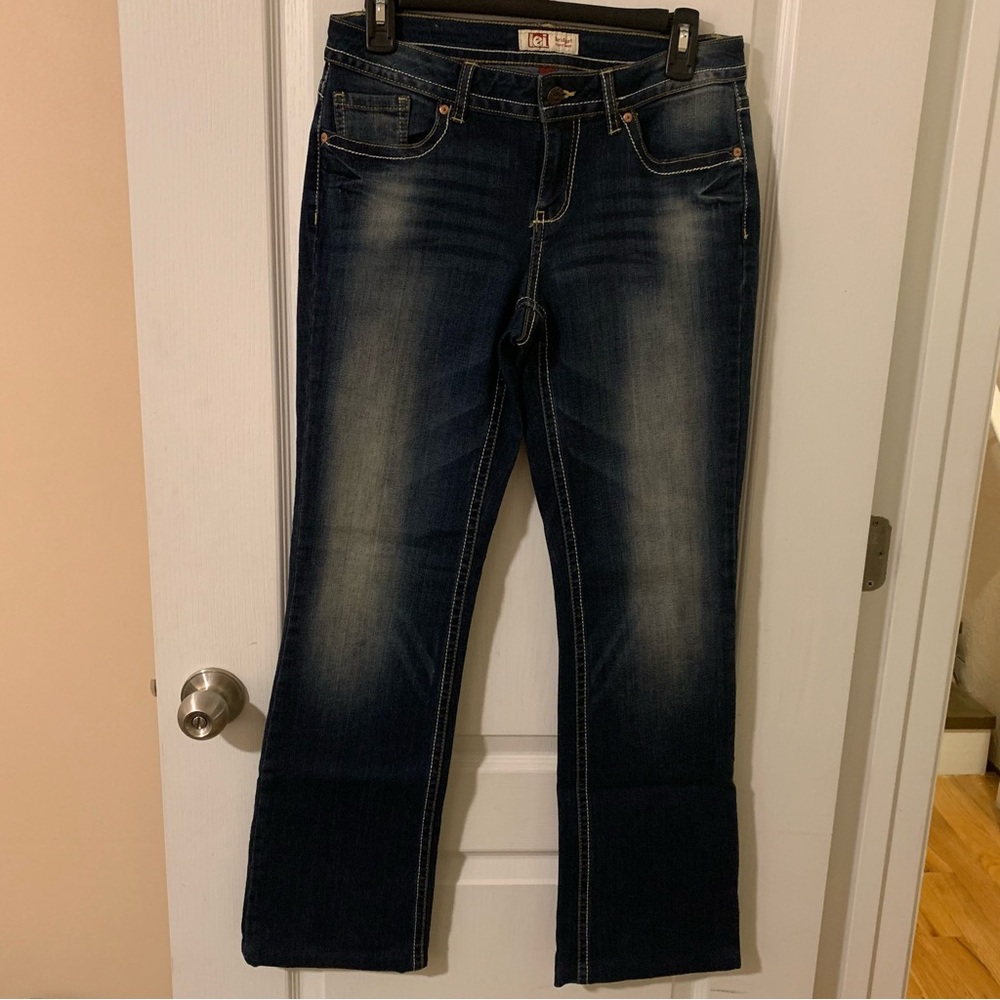 LEI Bridget curvy boot jeans